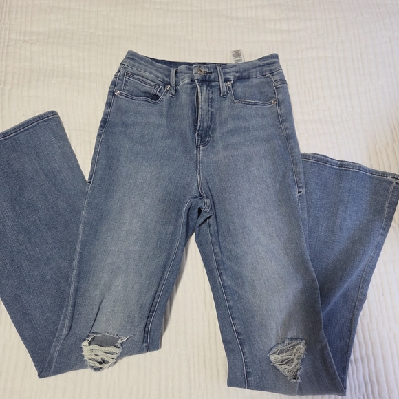 Good American Blue Flare Jeans with Knee Distress - Picture 2 of 3